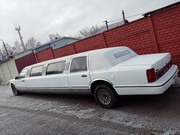 Lincoln Town Car II, 1995 г.
