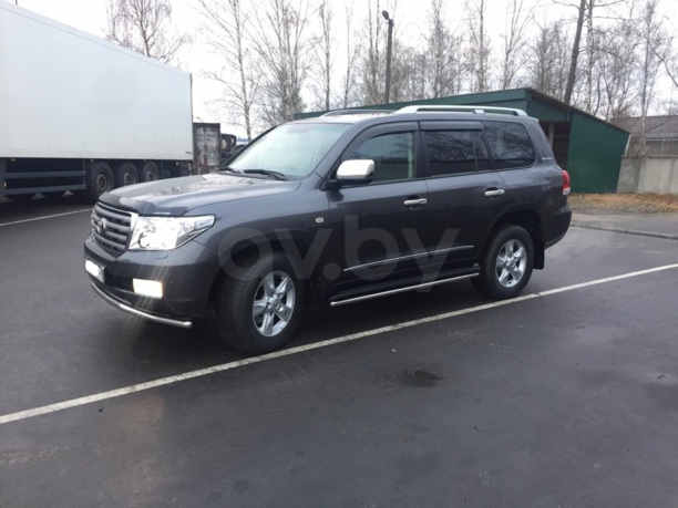 Toyota Land Cruiser J200, 7 мест, 2011 г.