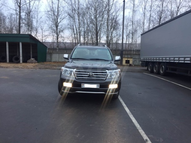 Toyota Land Cruiser J200, 7 мест, 2011 г.