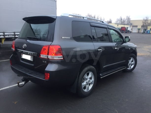 Toyota Land Cruiser J200, 7 мест, 2011 г.