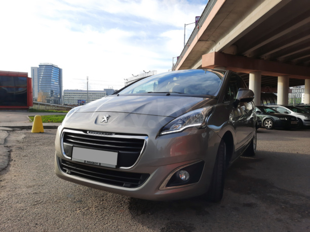 Peugeot 5008 I · Рестайлинг, 5 мест, 2015 г.