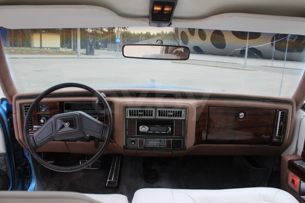 Cadillac Brougham, 1989 г.