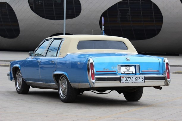 Cadillac Brougham, 1989 г.