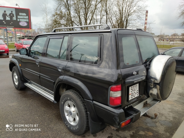 Nissan Patrol Y61, 7 мест, 2000 г.