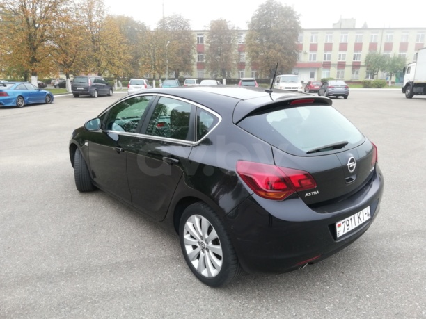 Opel Astra J, 2011 г.