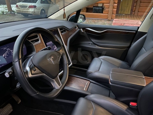 Tesla Model X, 2018 г.
