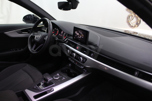 Audi A4 B9, 2016 г.