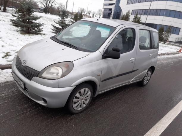 Toyota Yaris Verso, 2000 г.