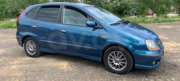 Nissan Almera Tino, 2001 г.