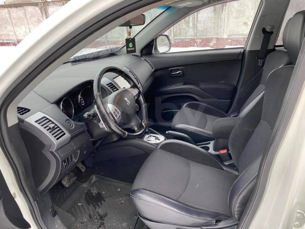 Peugeot 4007, 7 мест, 2012 г.