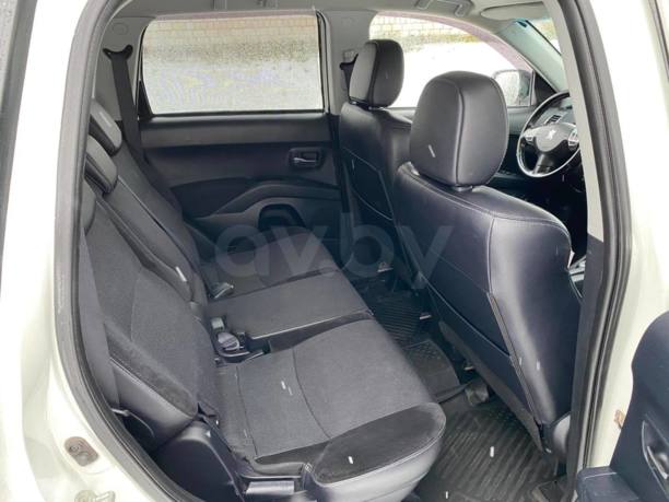 Peugeot 4007, 7 мест, 2012 г.