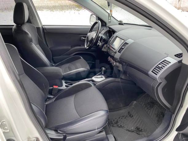 Peugeot 4007, 7 мест, 2012 г.