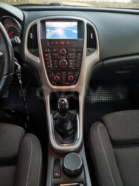 Opel Astra J, 2009 г.