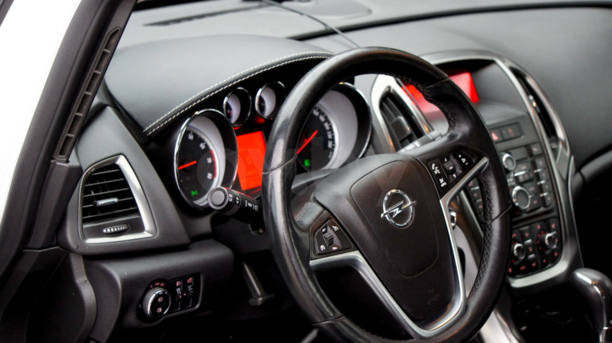 Opel Astra J, 2011 г.