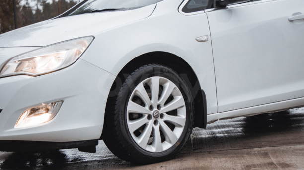 Opel Astra J, 2011 г.