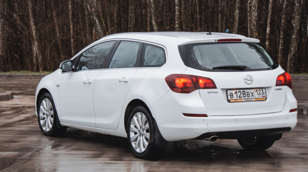 Opel Astra J, 2011 г.