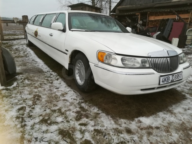 Lincoln Town Car III, 2000 г.