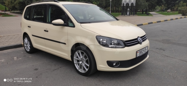 Volkswagen Touran II, 7 мест, 2015 г.
