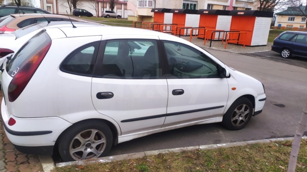 Nissan Almera Tino, 2001 г.