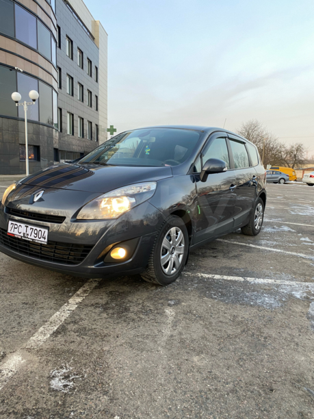 Renault Grand Scenic III, 7 мест, 2010 г.