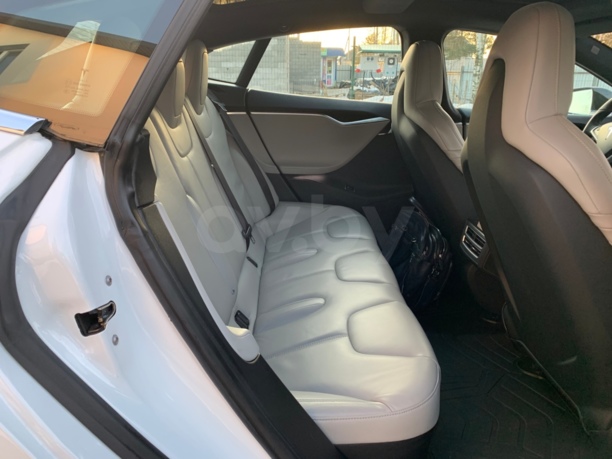 Tesla Model S I, 2015 г.