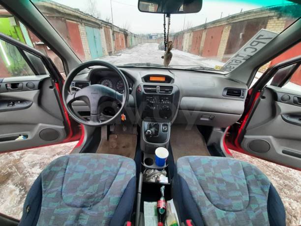 Mitsubishi Space Runner II, 2000 г.