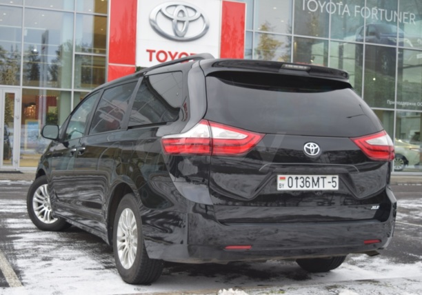 Toyota Sienna III (XL30), 7 мест, 2016 г.