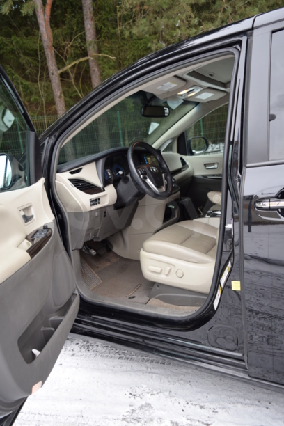 Toyota Sienna III (XL30), 7 мест, 2016 г.