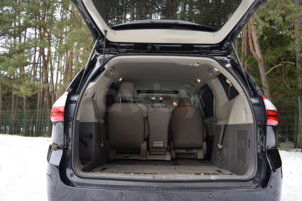 Toyota Sienna III (XL30), 7 мест, 2016 г.