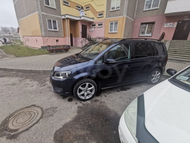 Volkswagen Touran II, 7 мест, 2013 г.