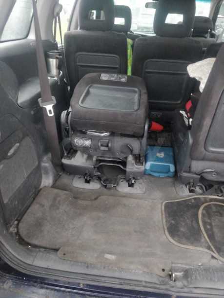 Mazda MPV II, 7 мест, 2002 г.