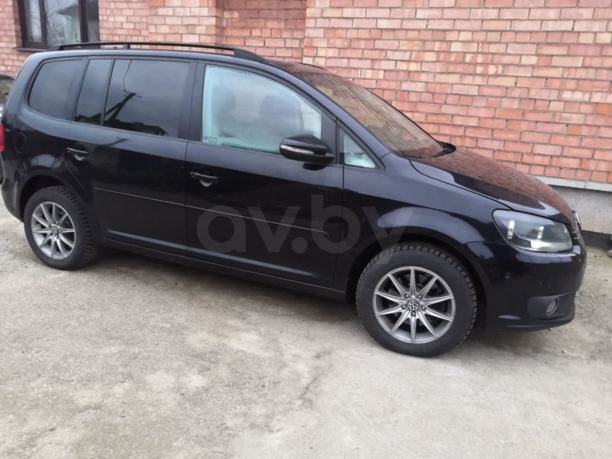 Volkswagen Touran II, 5 мест, 2010 г.