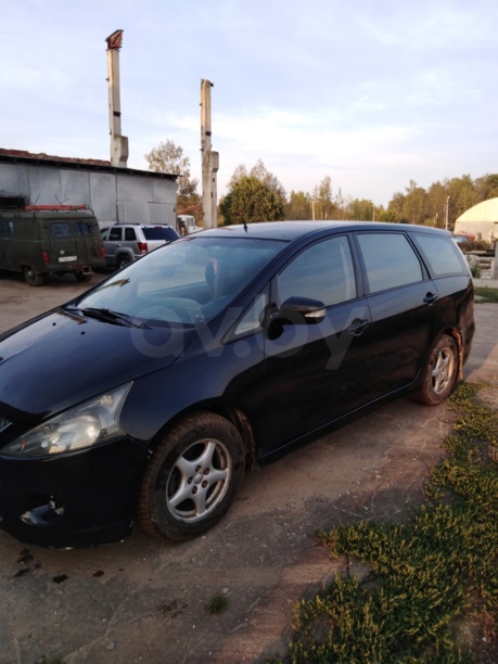 Mitsubishi Grandis, 7 мест, 2005 г.