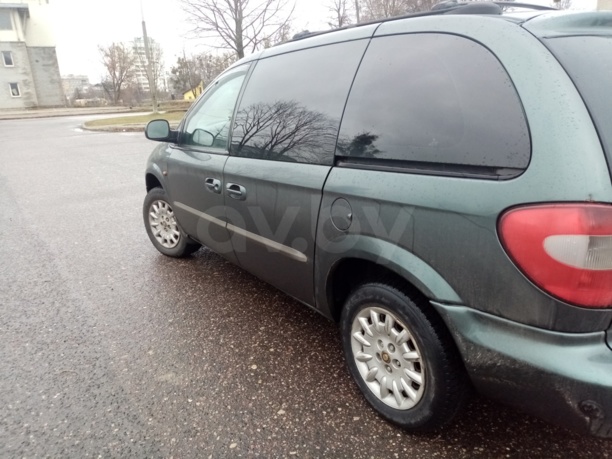 Chrysler Voyager IV, 7 мест, 2001 г.