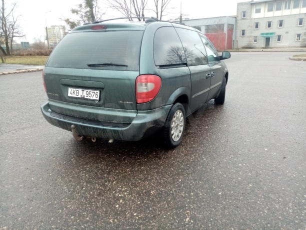 Chrysler Voyager IV, 7 мест, 2001 г.