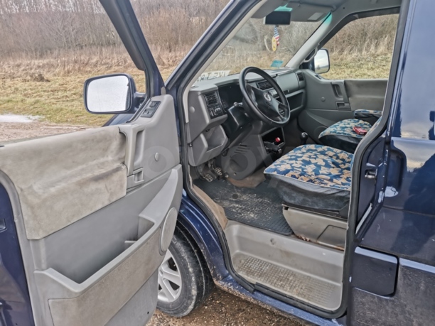 Volkswagen Caravelle T4, 2001 г.