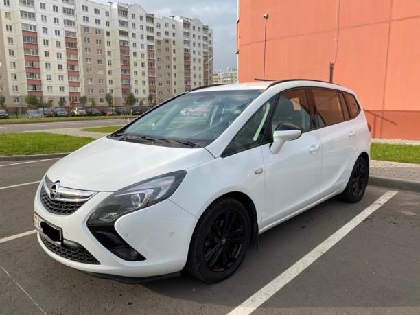 Opel Zafira C, 7 мест, 2015 г.