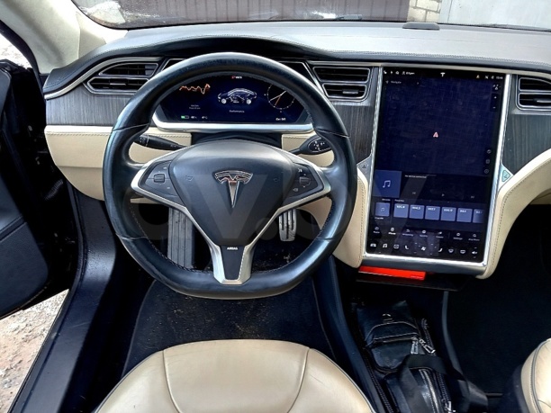 Tesla Model S I, 2014 г.
