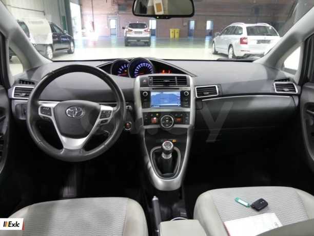 Toyota Verso I · Рестайлинг, 7 мест, 2015 г.