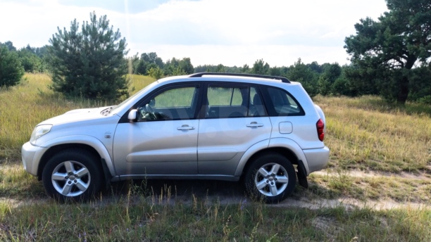Toyota RAV4 II (XA20) · Рестайлинг, 5 мест, 2005 г.
