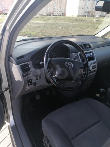 Toyota Avensis Verso I, 7 мест, 2002 г.