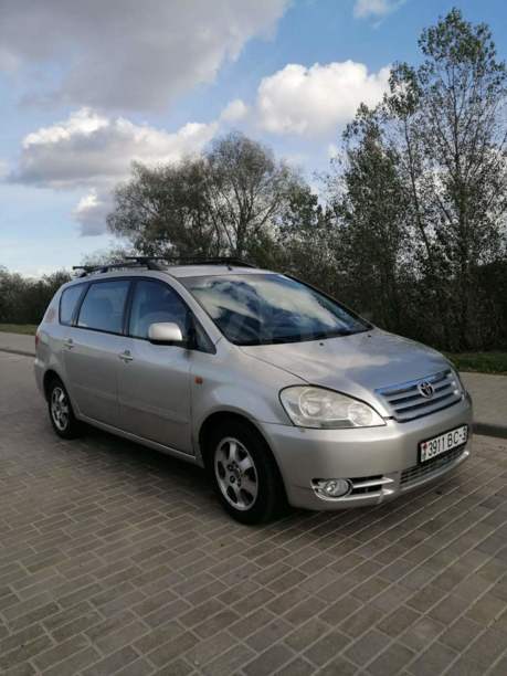 Toyota Avensis Verso I, 7 мест, 2002 г.