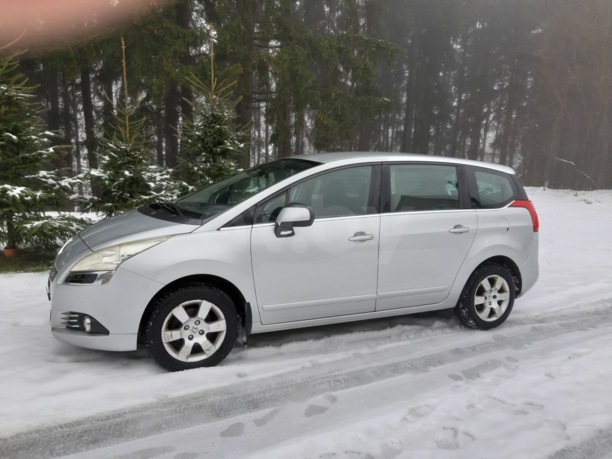Peugeot 5008 I, 7 мест, 2010 г.