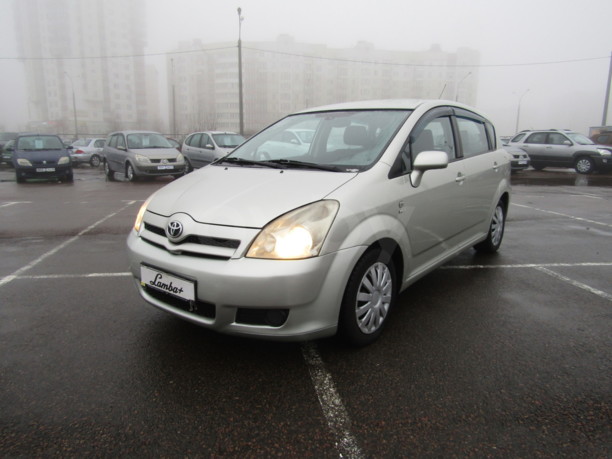 Toyota Corolla Verso III (AR10), 7 мест, 2004 г.