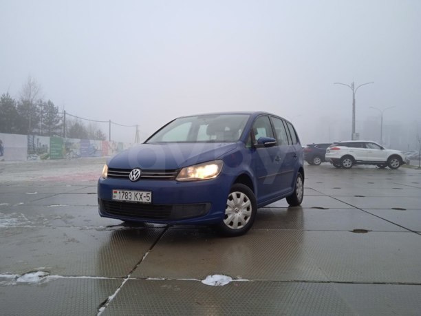 Volkswagen Touran II, 5 мест, 2011 г.