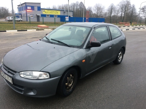Mitsubishi Colt V, 1997 г.