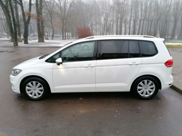 Volkswagen Touran III, 5 мест, 2015 г.