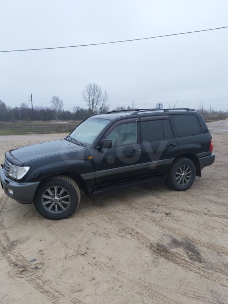 Toyota Land Cruiser J100, 7 мест, 2001 г.