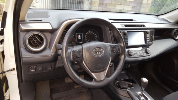 Toyota RAV4 IV (XA40) · Рестайлинг, 5 мест, 2017 г.