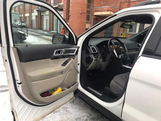 Ford Explorer V, 7 мест, 2012 г.